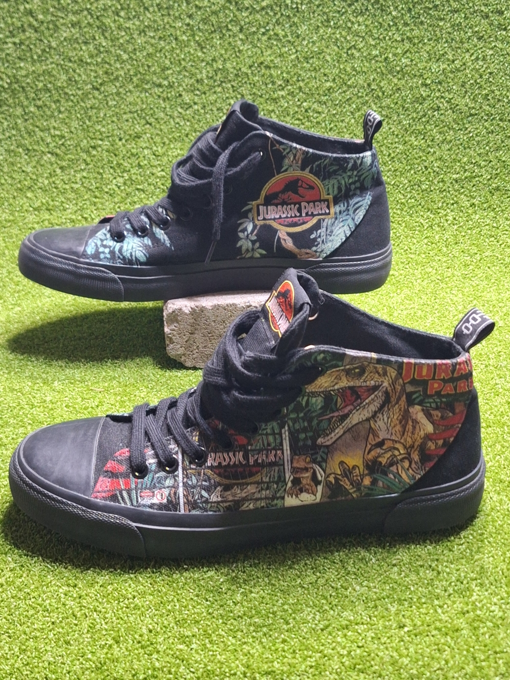 Akedo Jurassic Park Raptors High-Top Black Shoes Men's Size 7